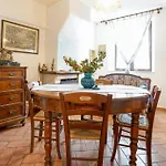 Apartman Pet Friendly In With Kitchen