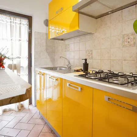 Pet Friendly In With Kitchen Rosia