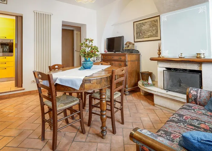 Pet Friendly In With Kitchen Rosia