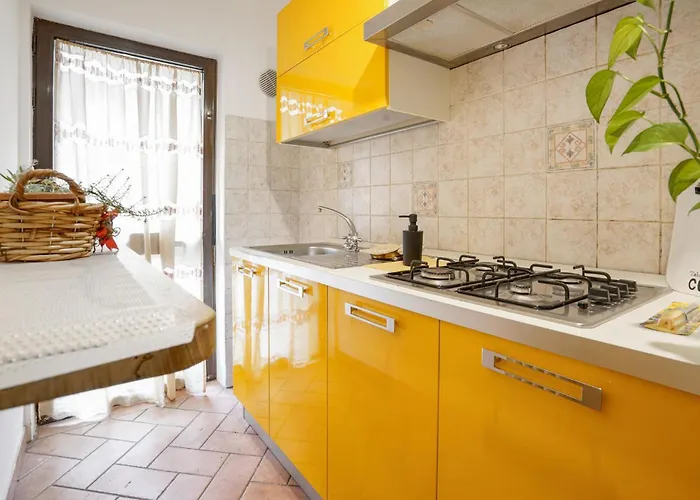 Pet Friendly In With Kitchen Rosia